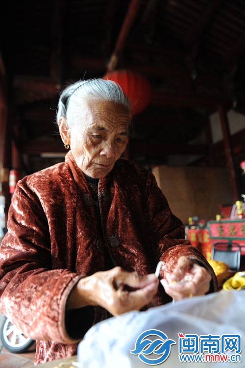 已經89歲的尤阿婆身體硬朗，夸贊兒孫孝順